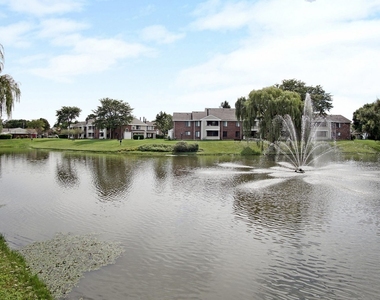 1627 Westminster Drive - Photo Thumbnail 8