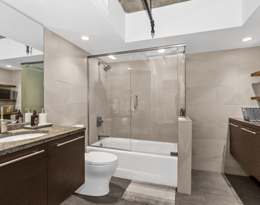 1830 Ridge Avenue - Photo Thumbnail 16