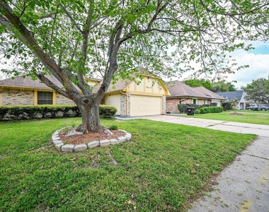 14431 Royal Hill Drive - Photo Thumbnail 2
