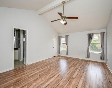 14431 Royal Hill Drive - Photo Thumbnail 11