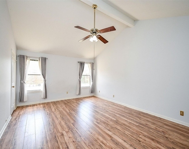 14431 Royal Hill Drive - Photo Thumbnail 12