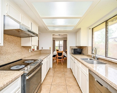 14431 Royal Hill Drive - Photo Thumbnail 10