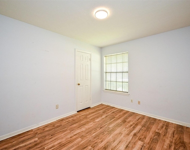 14431 Royal Hill Drive - Photo Thumbnail 17