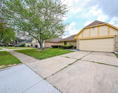14431 Royal Hill Drive - Photo Thumbnail 3