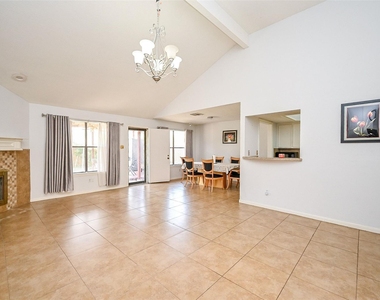14431 Royal Hill Drive - Photo Thumbnail 7