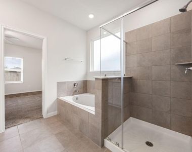 2226 Royal Ann Way - Photo Thumbnail 14