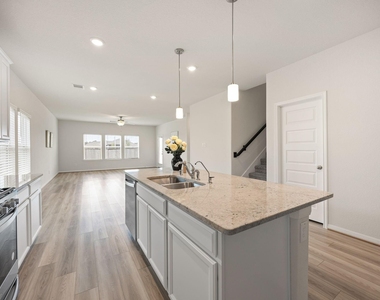 2226 Royal Ann Way - Photo Thumbnail 5