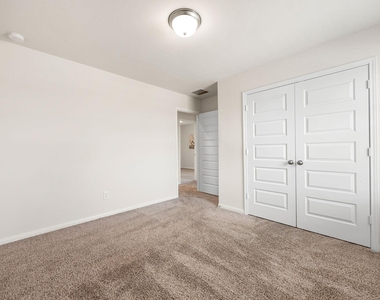 2226 Royal Ann Way - Photo Thumbnail 24