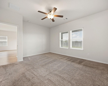 2226 Royal Ann Way - Photo Thumbnail 12