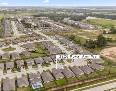 2226 Royal Ann Way - Photo Thumbnail 35