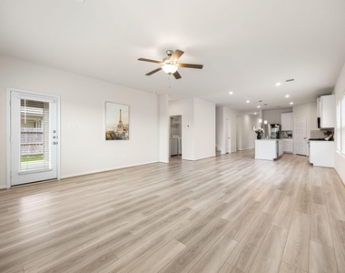 2226 Royal Ann Way - Photo Thumbnail 10