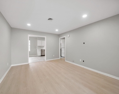 9347 Clearway Drive - Photo Thumbnail 2