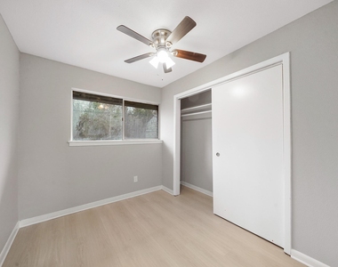 9347 Clearway Drive - Photo Thumbnail 11
