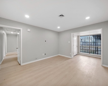 9347 Clearway Drive - Photo Thumbnail 3
