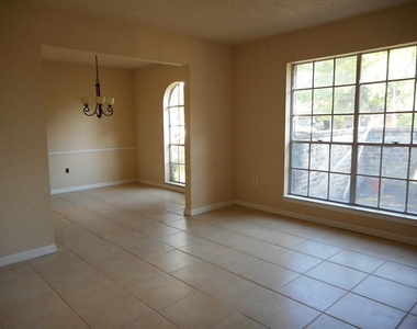 11226 Concho Street - Photo Thumbnail 4