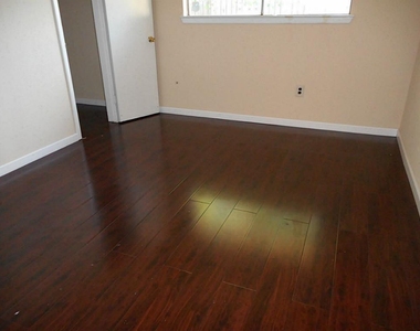 11226 Concho Street - Photo Thumbnail 13