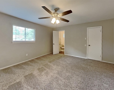 3419 Shadowcrest Lane - Photo Thumbnail 6