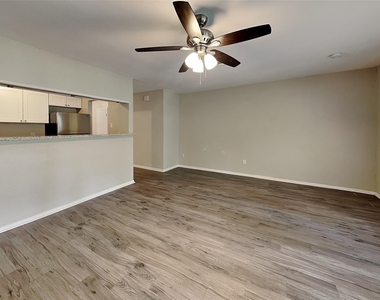 3419 Shadowcrest Lane - Photo Thumbnail 2