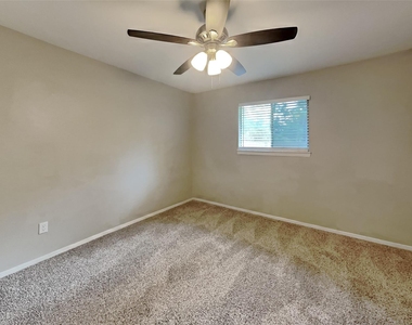 3419 Shadowcrest Lane - Photo Thumbnail 13