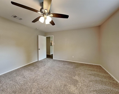 3419 Shadowcrest Lane - Photo Thumbnail 8