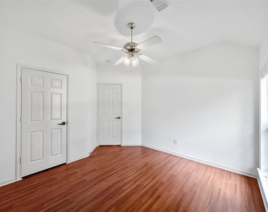126 N Willow Point Circle - Photo Thumbnail 9