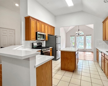 126 N Willow Point Circle - Photo Thumbnail 1