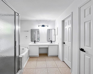 126 N Willow Point Circle - Photo Thumbnail 8
