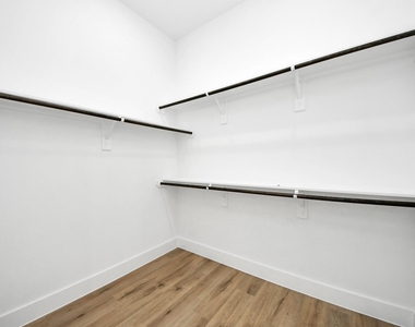 8313 Venus Street - Photo Thumbnail 21