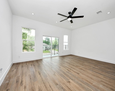 8313 Venus Street - Photo Thumbnail 15