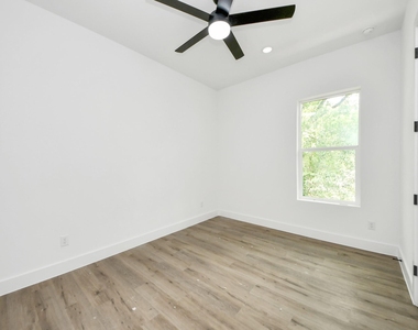 8313 Venus Street - Photo Thumbnail 30