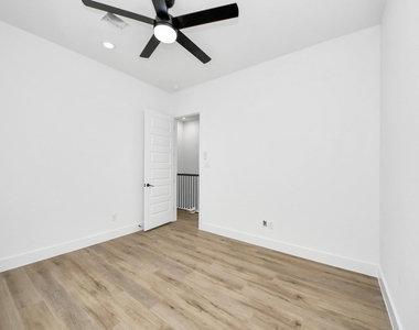 8313 Venus Street - Photo Thumbnail 26