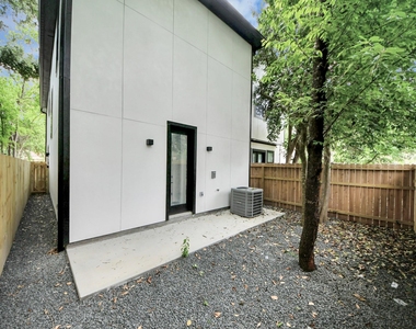 8313 Venus Street - Photo Thumbnail 32