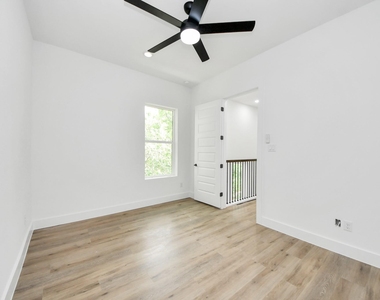 8313 Venus Street - Photo Thumbnail 29