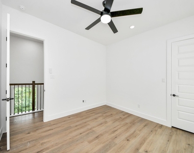 8313 Venus Street - Photo Thumbnail 25