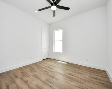 8313 Venus Street - Photo Thumbnail 24