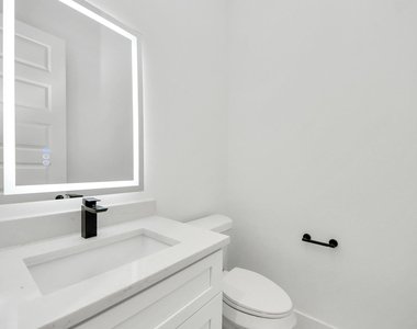 8313 Venus Street - Photo Thumbnail 13