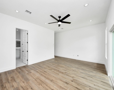 8313 Venus Street - Photo Thumbnail 17