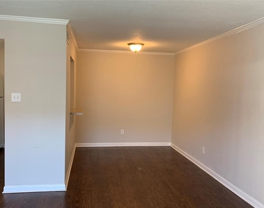 7315 Brompton Street - Photo Thumbnail 5
