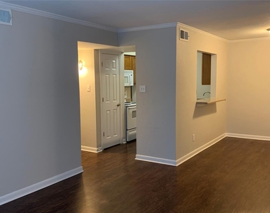 7315 Brompton Street - Photo Thumbnail 2