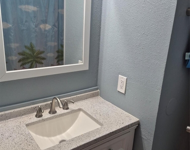 3506 Cove View Boulevard - Photo Thumbnail 11