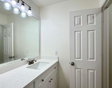 7510 Golden Thistle Lane - Photo Thumbnail 20