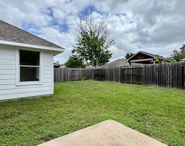 7510 Golden Thistle Lane - Photo Thumbnail 29