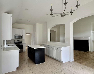 7510 Golden Thistle Lane - Photo Thumbnail 7