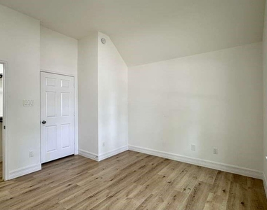 7510 Golden Thistle Lane - Photo Thumbnail 18