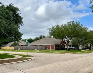 7510 Golden Thistle Lane - Photo Thumbnail 30