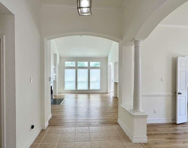 7510 Golden Thistle Lane - Photo Thumbnail 2