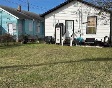 4009 Avenue L - Photo Thumbnail 11