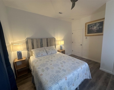 4009 Avenue L - Photo Thumbnail 8