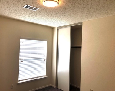 4819 Sunshine Drive - Photo Thumbnail 23