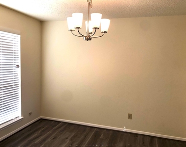 4819 Sunshine Drive - Photo Thumbnail 4
